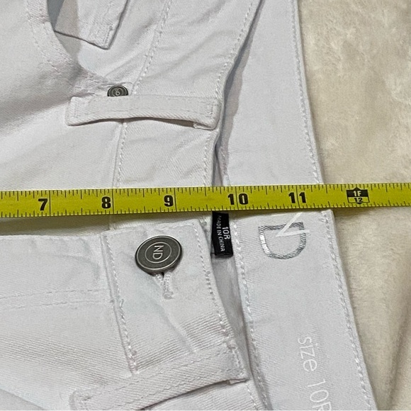 NWT NEW DIRECTION / White Denim Crop Jeans High Rise Embroidered Detail Size 10R - Picture 9 of 11